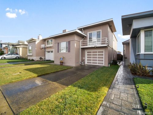 8 Garden Grove Dr, Daly City, CA, 94015-3049 | Card Image
