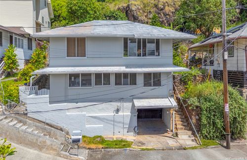 3251 Palolo Terrace Pl, Honolulu, HI, 96816-2520 | Card Image