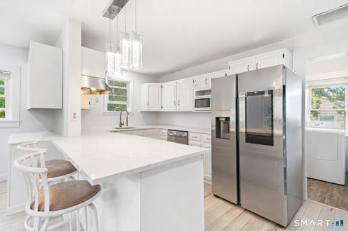 6 Beech St, Ansonia, CT, 06401-1028 | Card Image