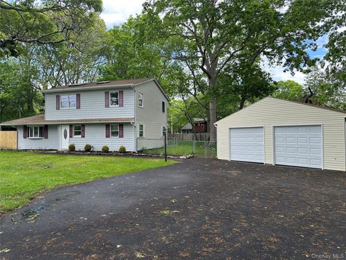279 Beaver Dr, Mastic Beach, NY, 11951-2215 | Card Image
