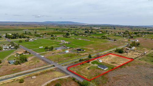 129601 W Swain Rd, Prosser, WA, 99350-7535 | Card Image