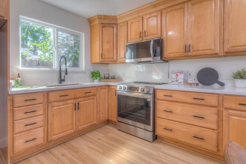 6913 Weddigen Way, North Highlands, CA, 95660-3526 | Card Image