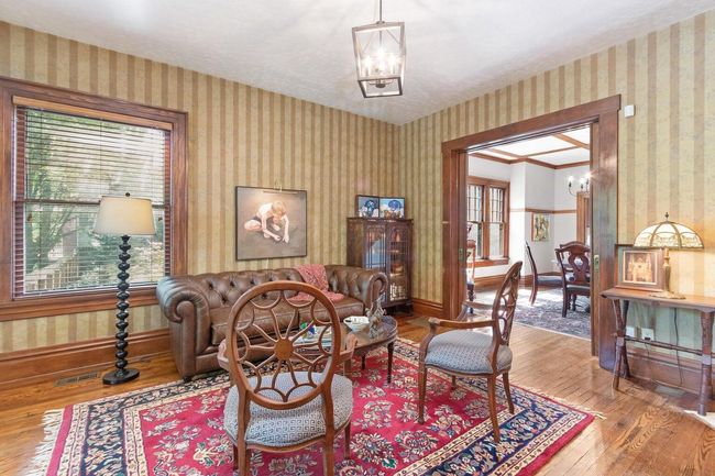 Living room - unit 831 | Image 11