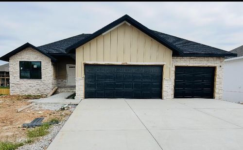 675 W Castor Loop, Nixa, MO, 65714-4285 | Card Image