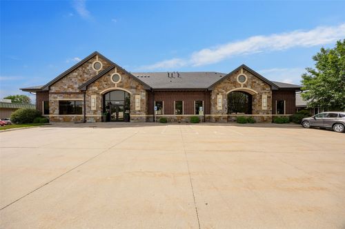 1570 Mall Dr, Iowa City, IA, 52240-3110 | Card Image