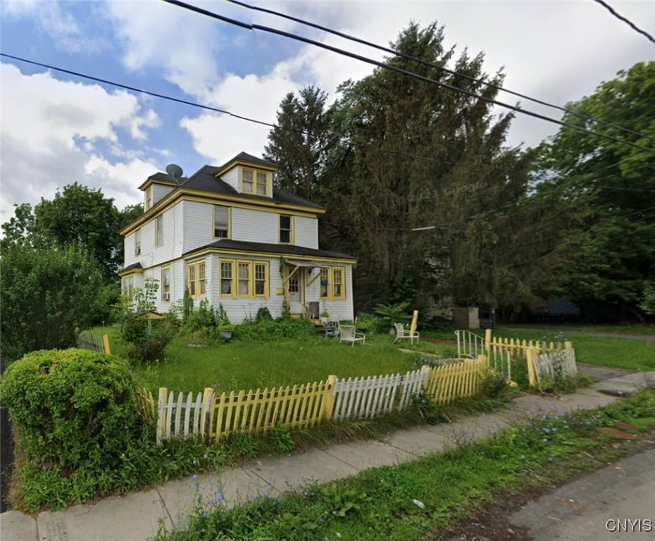 Rockland Ave, Syracuse, NY 13207