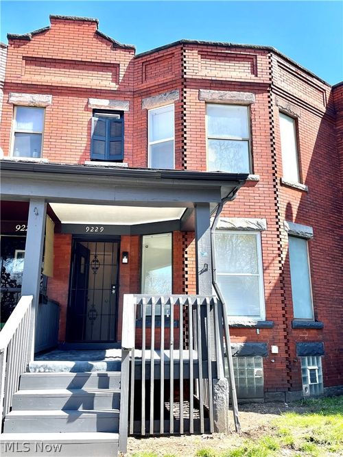 9229 Rosalind Ave, Cleveland, OH, 44106-1526 | Card Image