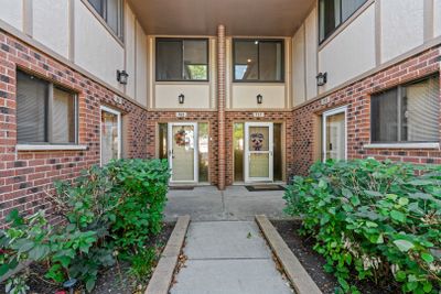 757 Whalom Lane, Townhouse with 2 bedrooms, 2 bathrooms and 1 parking in Schaumburg IL | Image 2