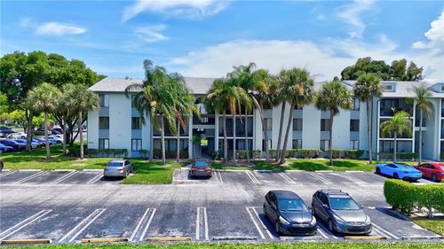 a2-1008 Green Pine Boulevard, West Palm Beach, FL, 33409 | Card Image