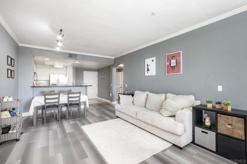 a305-9253 Regents Rd, La Jolla, CA, 92037-9162 | Card Image