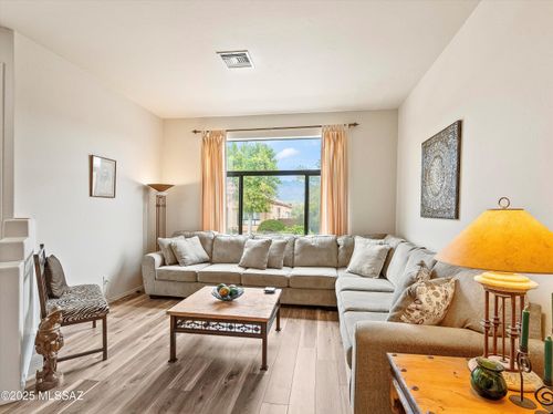 7632 E Park View Dr, Tucson, AZ, 85715-3563 | Card Image