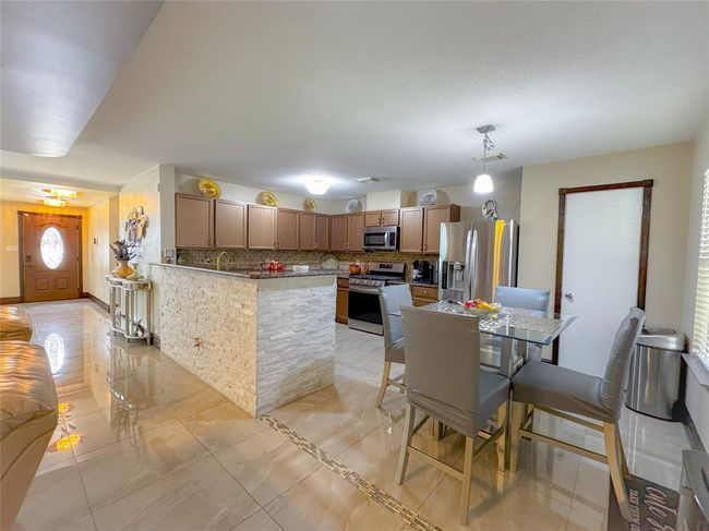 6702 Shining Sumac Ave, House other with 5 bedrooms, 3 bathrooms and 2 parking in Houston TX | Image 13