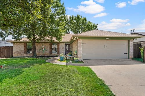 425 Glenwood Ter, Hurst, TX, 76053-3911 | Card Image
