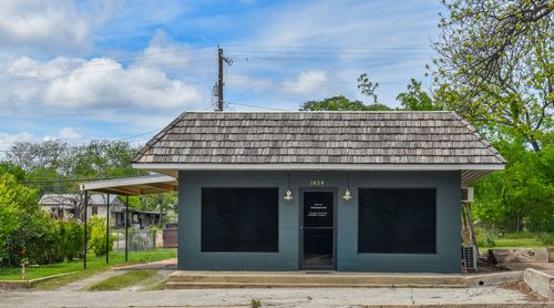 1404 S Bridge St, Brady, TX, 76825-6610 | Card Image