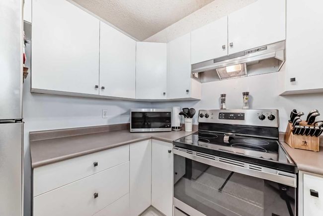 3224 - 10 Prestwick Bay Se, Condo with 2 bedrooms, 1 bathrooms and 1 parking in Calgary AB | Image 4