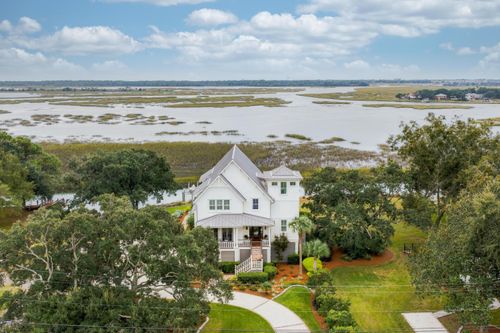 1403 Battalion Dr, Charleston, SC, 29412-9618 | Card Image