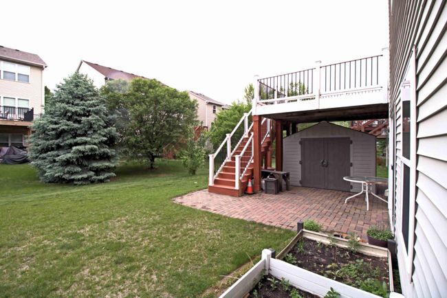 Deck with Stairs | Image 31