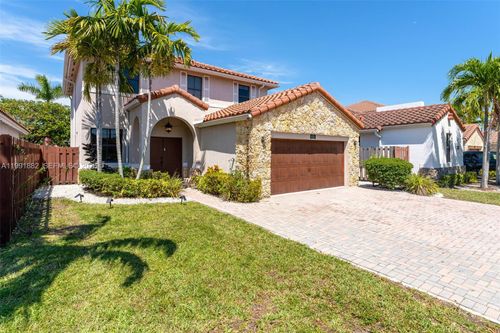 9761 Nw 9th St, Miami, FL, 33172-3463 | Card Image