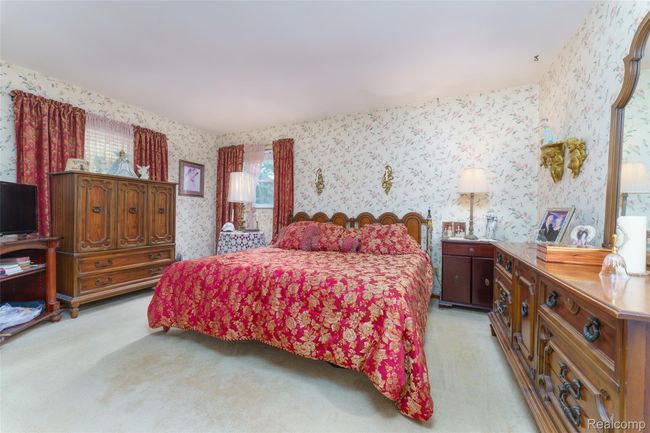 primary bedroom | Image 19