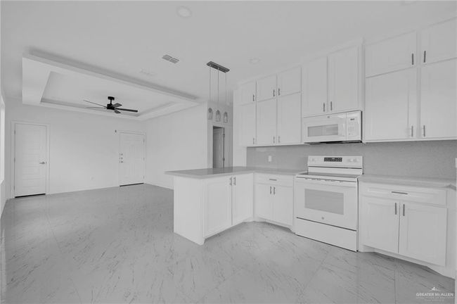 APT-2 - 2000 E 1 St St, Condo with 2 bedrooms, 2 bathrooms and 2 parking in Mission TX | Image 6