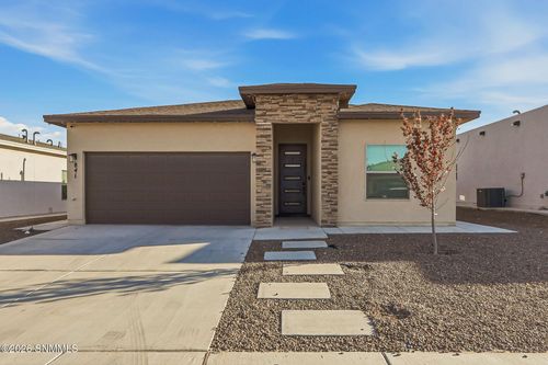 841 Magnolia Park St, Sunland Park, NM, 88008-9587 | Card Image