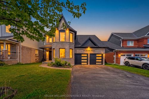 16 Snowden Ave, Barrie, ON, L4M7G5 | Card Image