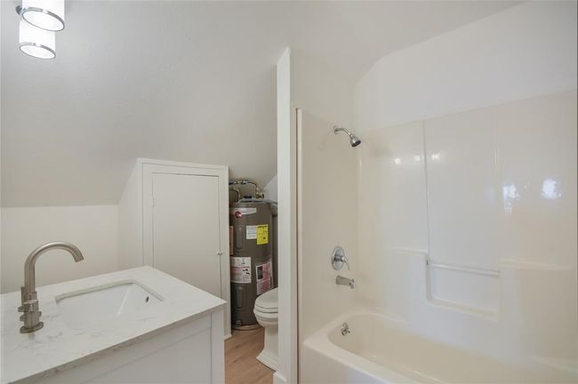 4 - 15603 E State Highway 29, Home with 1 bedrooms, 1 bathrooms and 100 parking in Buchanan Dam TX | Image 8