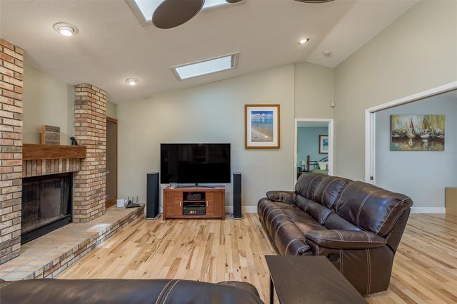 Living Room | Image 8