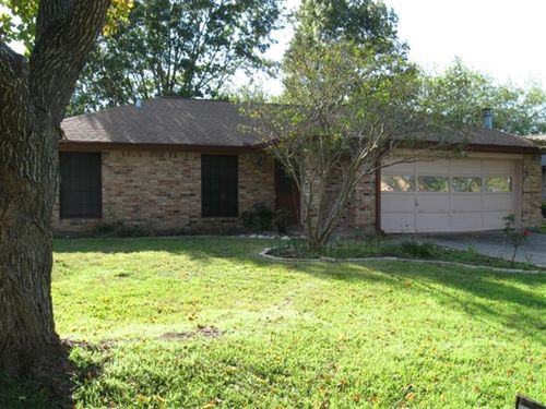 3400 Bahia Dr, College Station, TX, 77845-5931 | Card Image