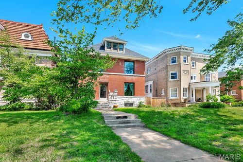 5109 Waterman Boulevard, St Louis, MO, 63108 | Card Image