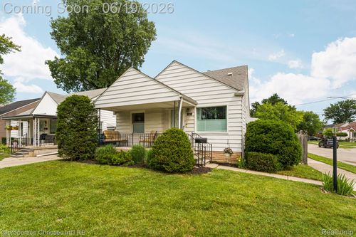 1921 4th St, Royal Oak, MI, 48067-3917 | Card Image