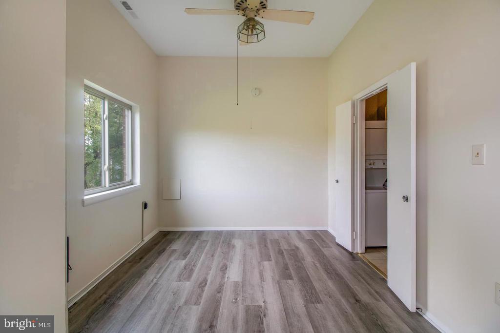 Residential Lease in MONTGOMERY VILLAGE 4