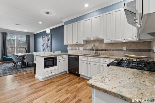 130 Brentwood Ave, Fairfield, CT, 06825-5454 | Card Image