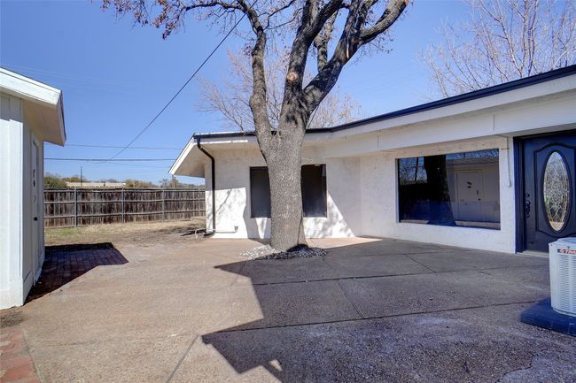 636 W Cedar St, House other with 5 bedrooms, 2 bathrooms and null parking in Hurst TX | Image 37