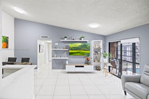 206-827 Ne 199th Street, Miami, FL, 33179 | Card Image