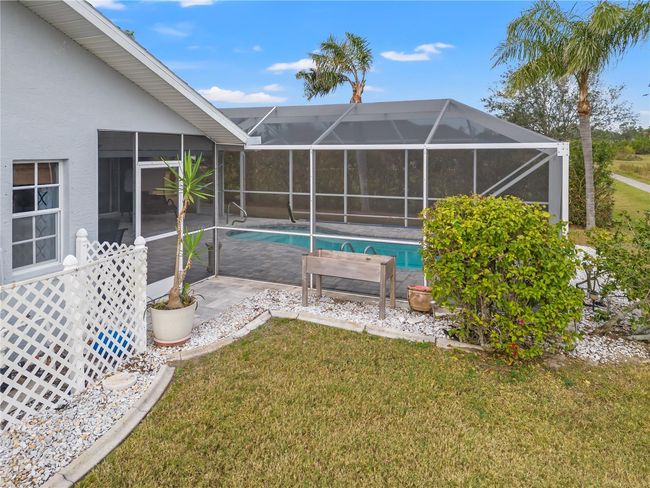 12950 Sw Pembroke Cir S, House other with 3 bedrooms, 2 bathrooms and null parking in LAKE SUZY FL | Image 9