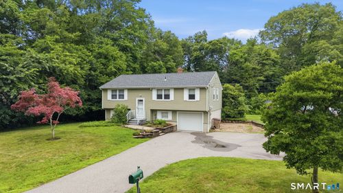 20 S Cobblers Ct, Niantic, CT, 06357-1325 | Card Image