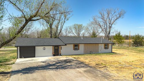 3985 43rd St, Meriden, KS, 66512-9248 | Card Image