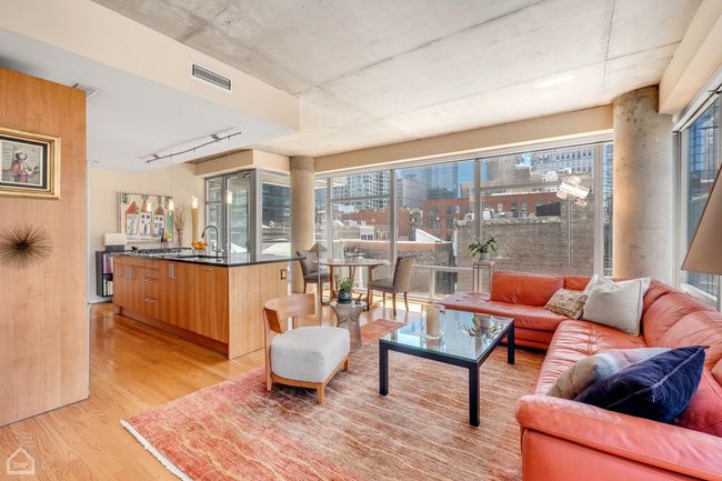 APT-503 - 201 W Grand Ave, Condo with 2 bedrooms, 2 bathrooms and 1 parking in CHICAGO IL | Image 4