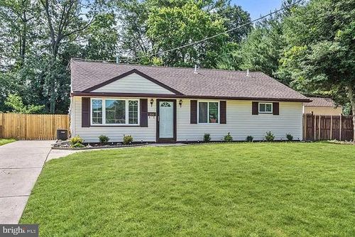 200 E Rudderow Ave, Maple Shade, NJ, 08052-1833 | Card Image