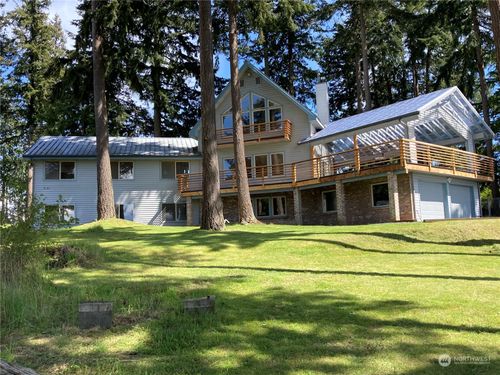 8167 Possession Ridge Ln, Clinton, WA, 98236-8953 | Card Image