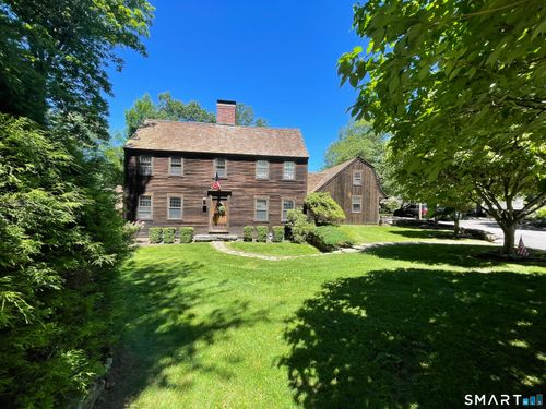 31 Old Barn Rd, Trumbull, CT, 06611-2919 | Card Image