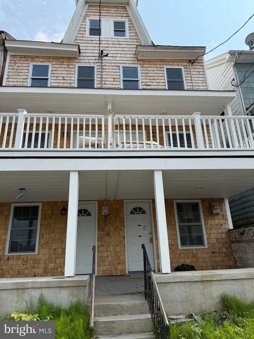 924-926 W Spruce St, COAL TOWNSHIP, PA, 17866-2310 | Card Image