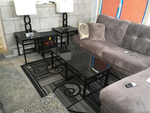 14120 Dixie, Redford, MI, 48239-2873 | Card Image