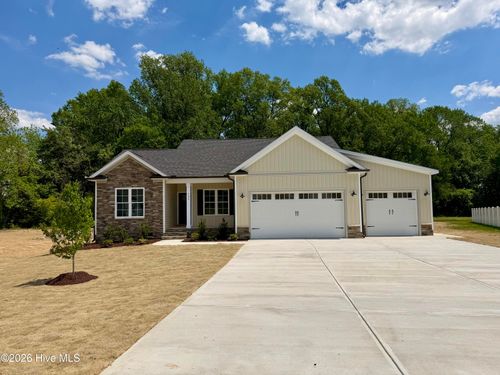 104 Lucky Ln, Pikeville, NC, 27863-6000 | Card Image
