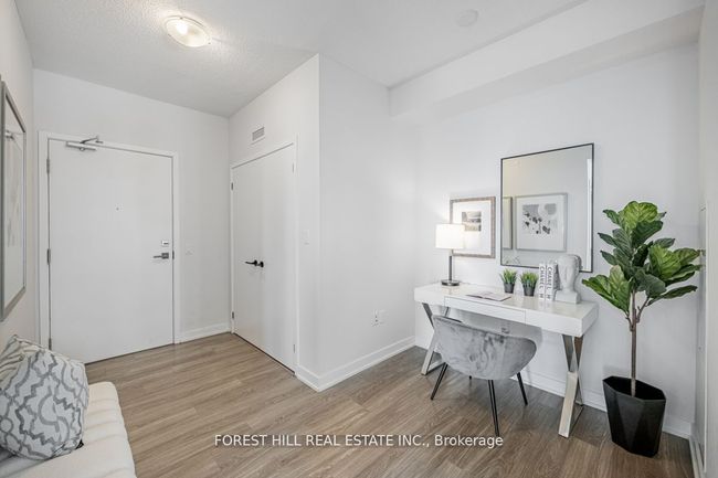 1209 - 4085 Parkside Village Dr, Condo with 3 bedrooms, 2 bathrooms and 1 parking in Mississauga ON | Image 11
