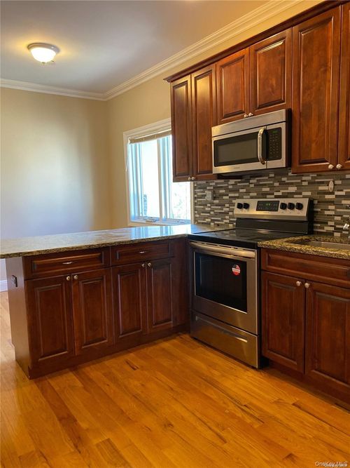 apt-301-289 Post Ave, Westbury, NY, 11590-2276 | Card Image