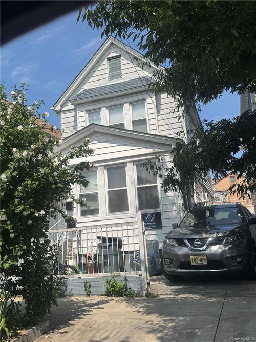 104-45 113th St, South Richmond Hill, NY, 11419 | Card Image