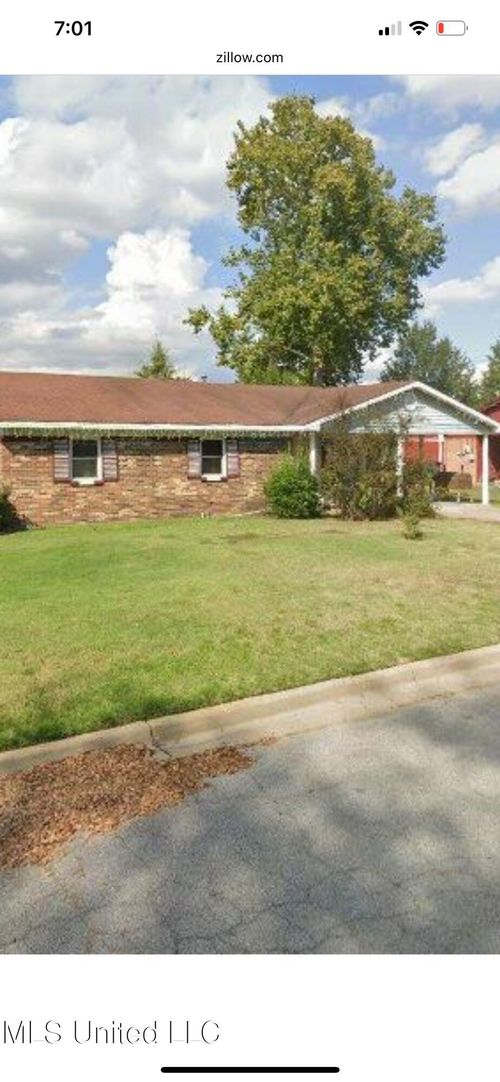 913 Linbar St, Indianola, MS, 38751-3311 | Card Image