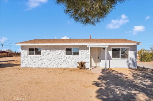13634 Aster Rd, Victorville, CA, 92392-9324 | Card Image